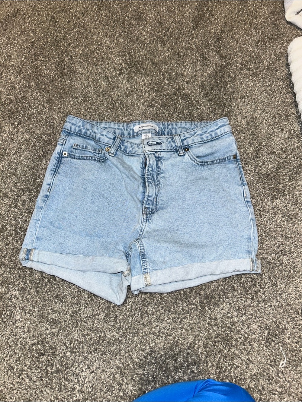 Amazon Essentials Light Blue Denim Cuffed Women's Shorts